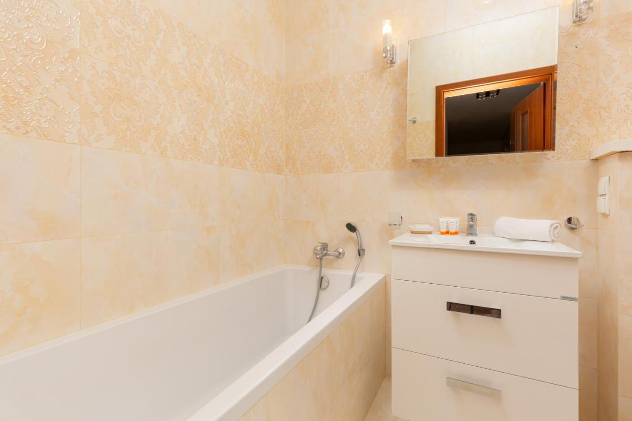 Apartament Na Woli Sowinskiego By Noclegi Renters Warschau Buitenkant foto
